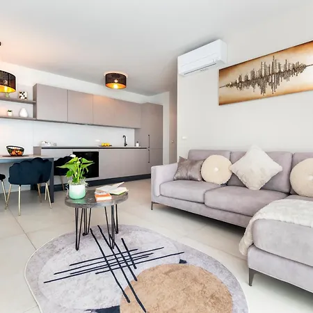 Salteria Vi Apartament *